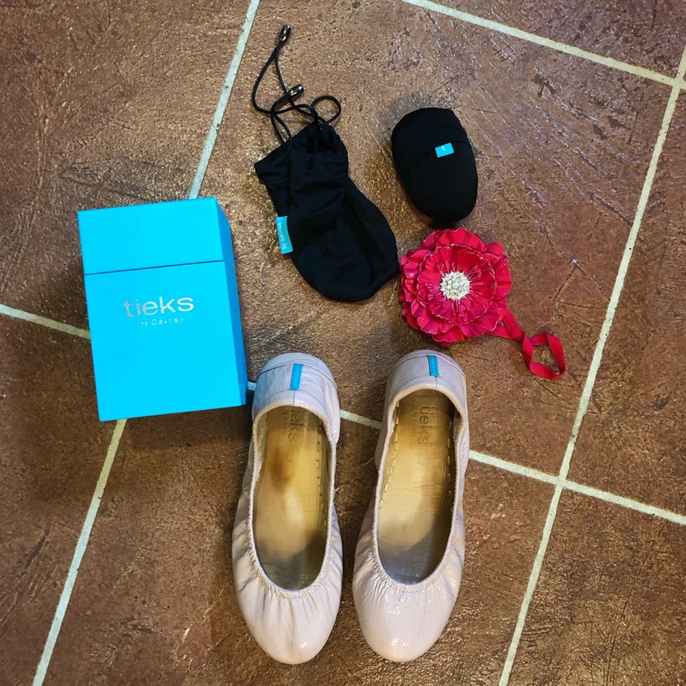 Blush Patent Tieks